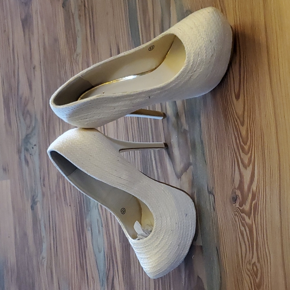 Size 8½ White Fabric Stiletto Heel